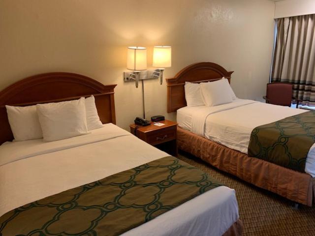 Days Inn By Wyndham Asheville West Candler Buitenkant foto