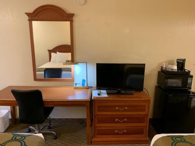 Days Inn By Wyndham Asheville West Candler Buitenkant foto