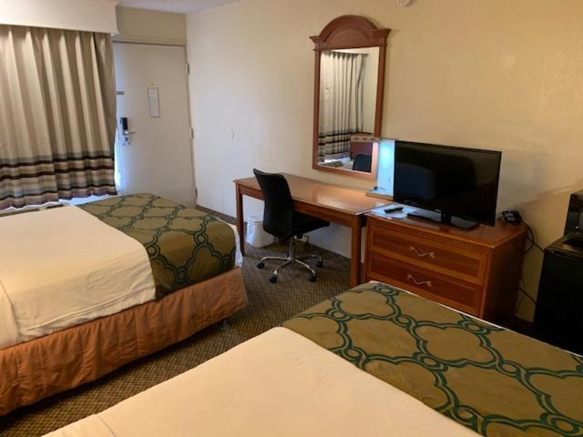 Days Inn By Wyndham Asheville West Candler Buitenkant foto