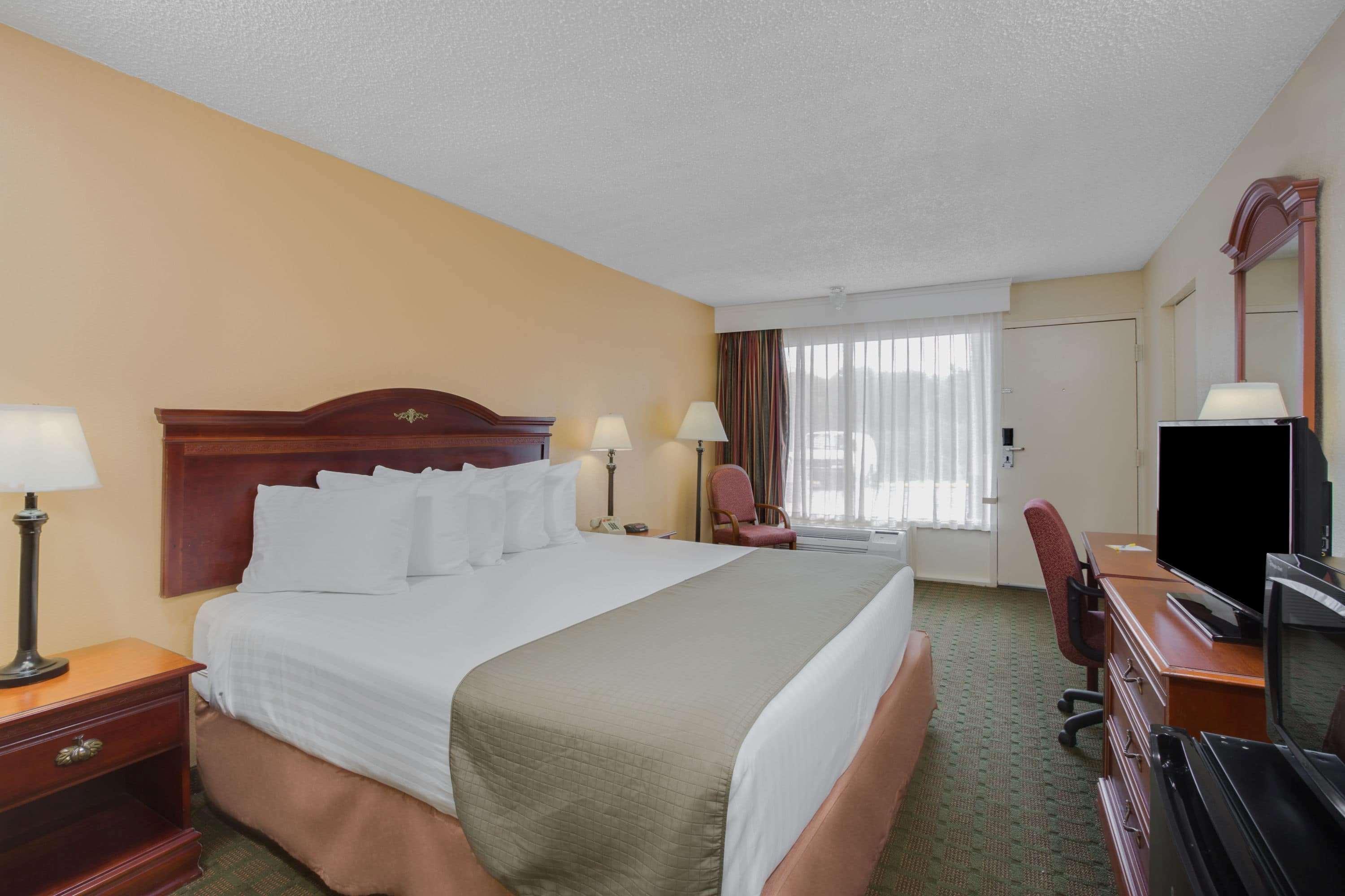 Days Inn By Wyndham Asheville West Candler Buitenkant foto