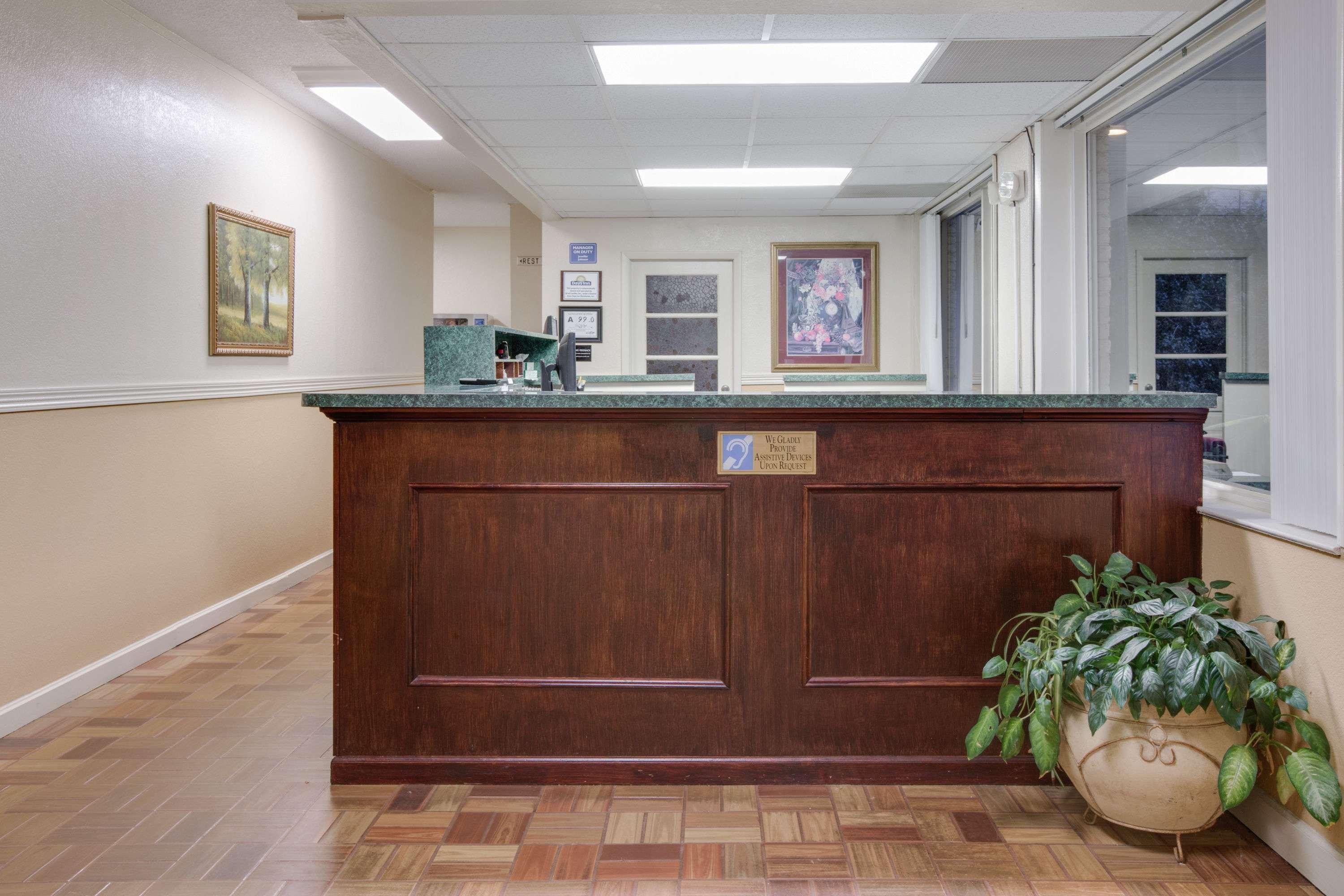 Days Inn By Wyndham Asheville West Candler Buitenkant foto
