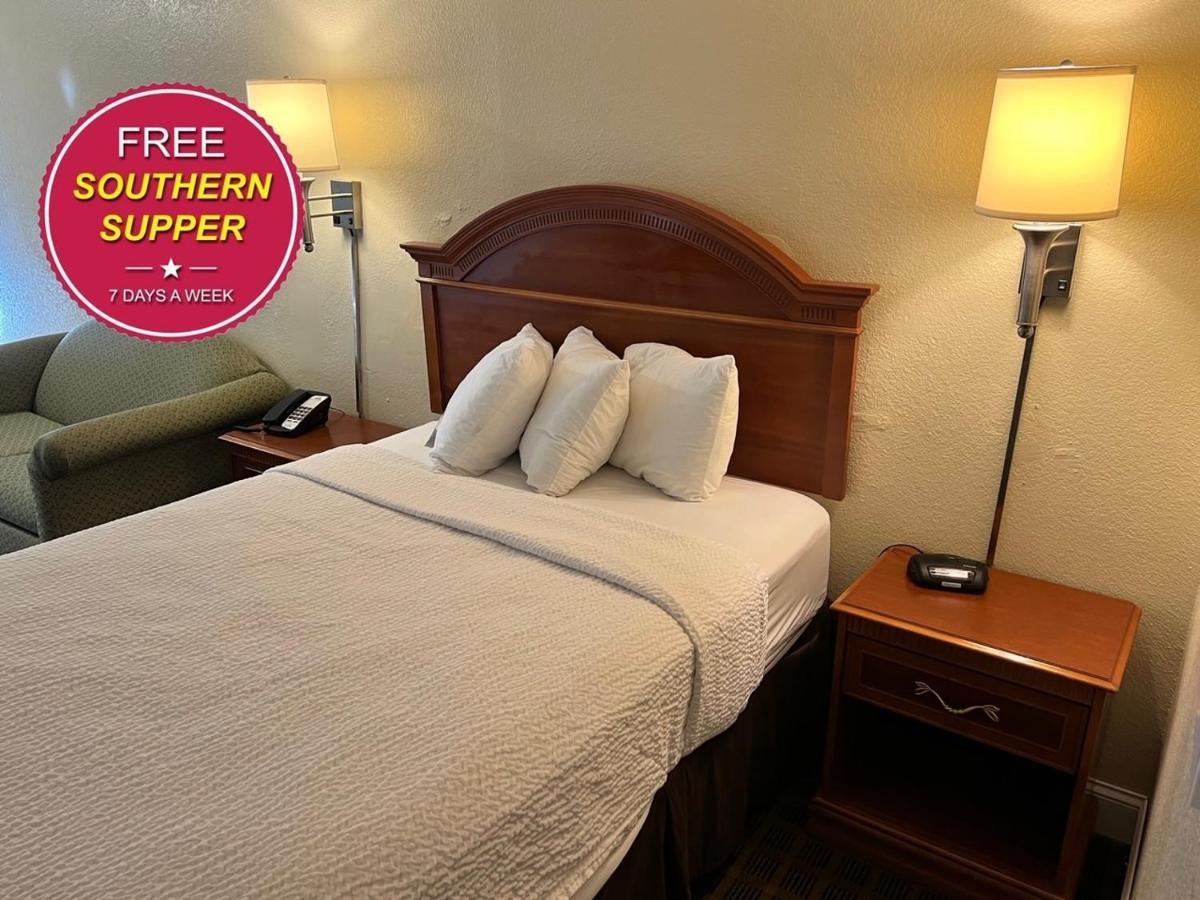 Days Inn By Wyndham Asheville West Candler Buitenkant foto