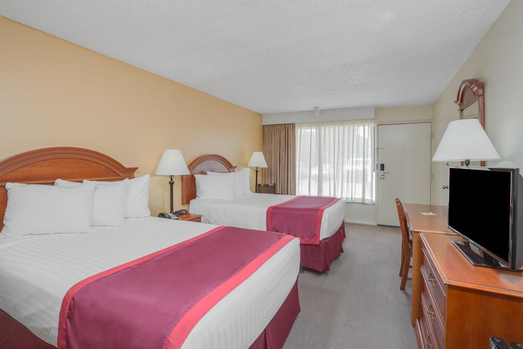Days Inn By Wyndham Asheville West Candler Buitenkant foto